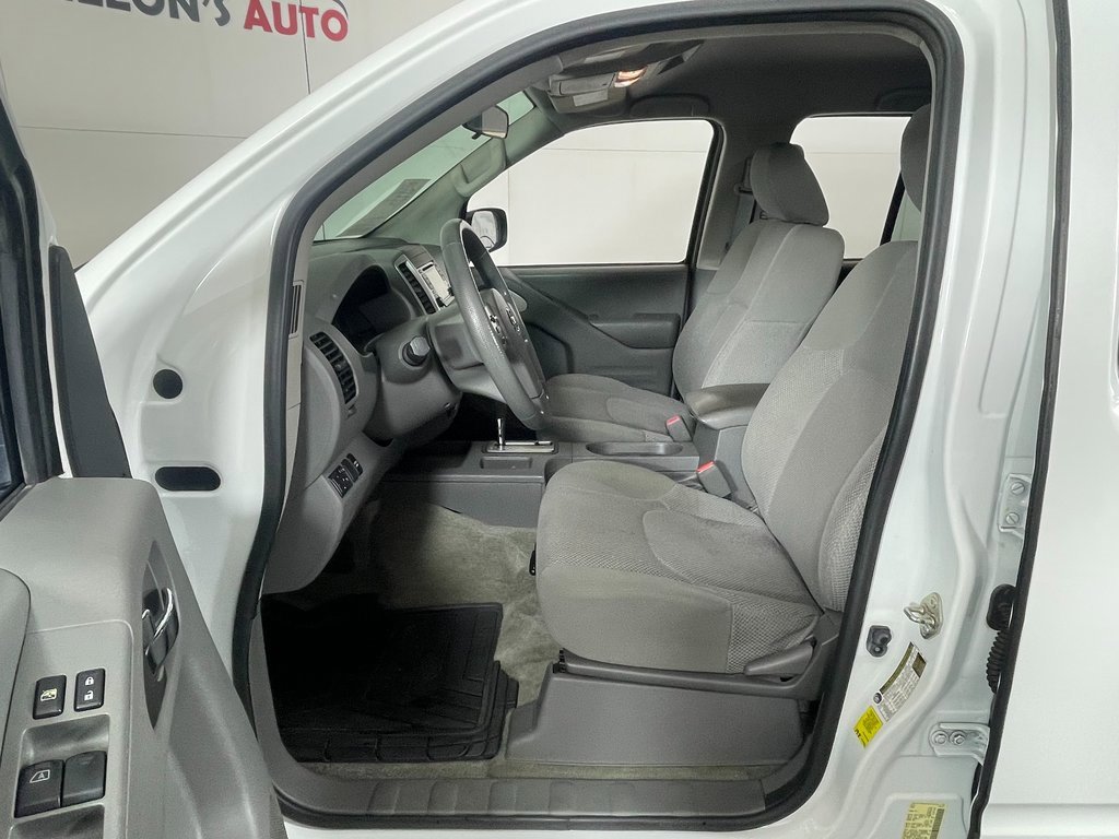 Used 2017 Nissan Frontier SV image 12