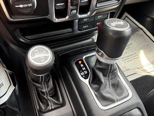 Used 2022 Jeep Wrangler Unlimited Sahara AWD/4WD image 16
