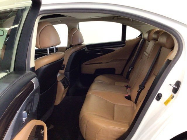 Used 2013 Lexus LS 460 w/ Comfort Pkg RWD image 10