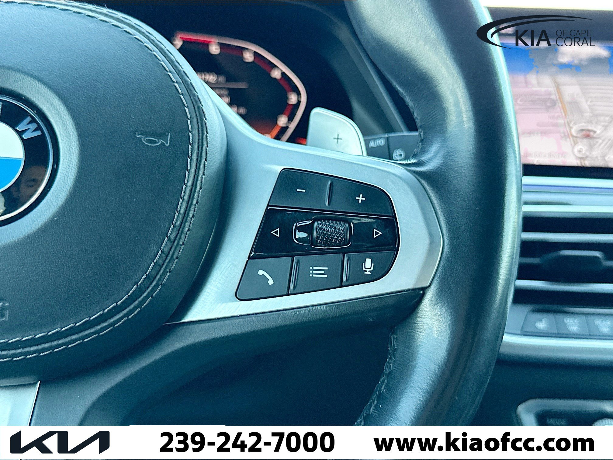 Used 2020 BMW X7 M50i w/ Executive Package image 40