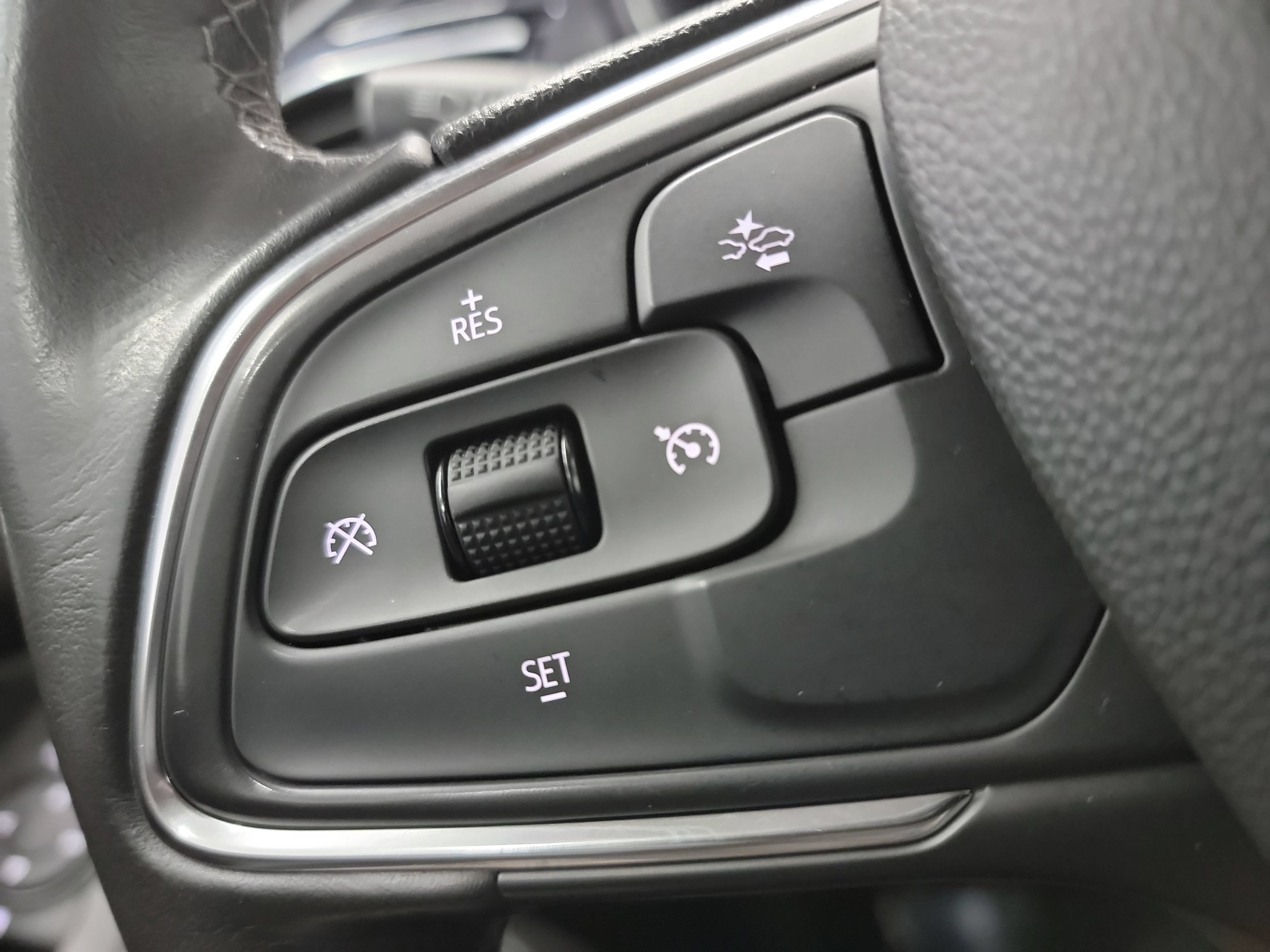 Used 2020 Buick Encore GX Preferred w/ Cold Weather Comfort Package AWD/4WD image 33