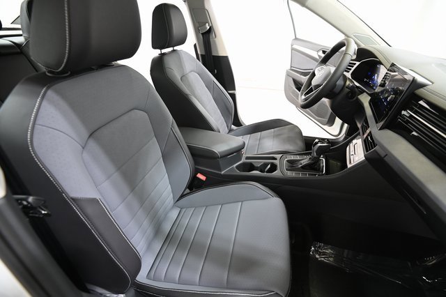 New 2025 Volkswagen Jetta SE image 22