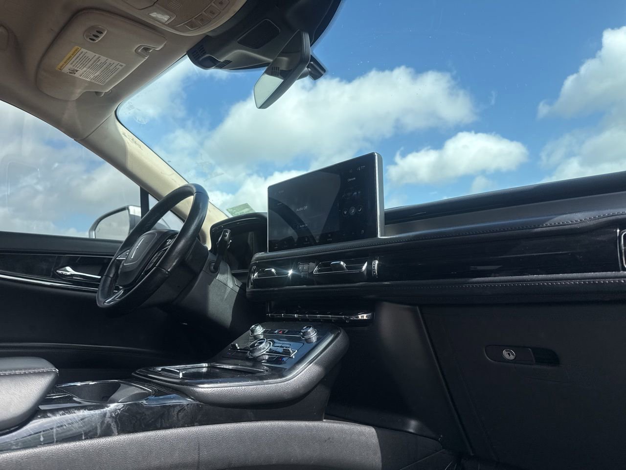 Used 2022 Lincoln Nautilus FWD w/ Premium Package image 27