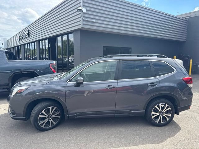 Used 2023 Subaru Forester Limited AWD/4WD image 5