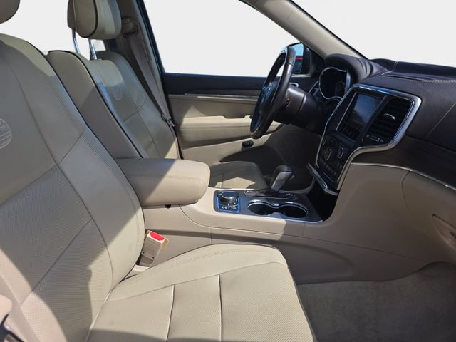 Used 2018 Jeep Grand Cherokee Overland AWD/4WD image 12