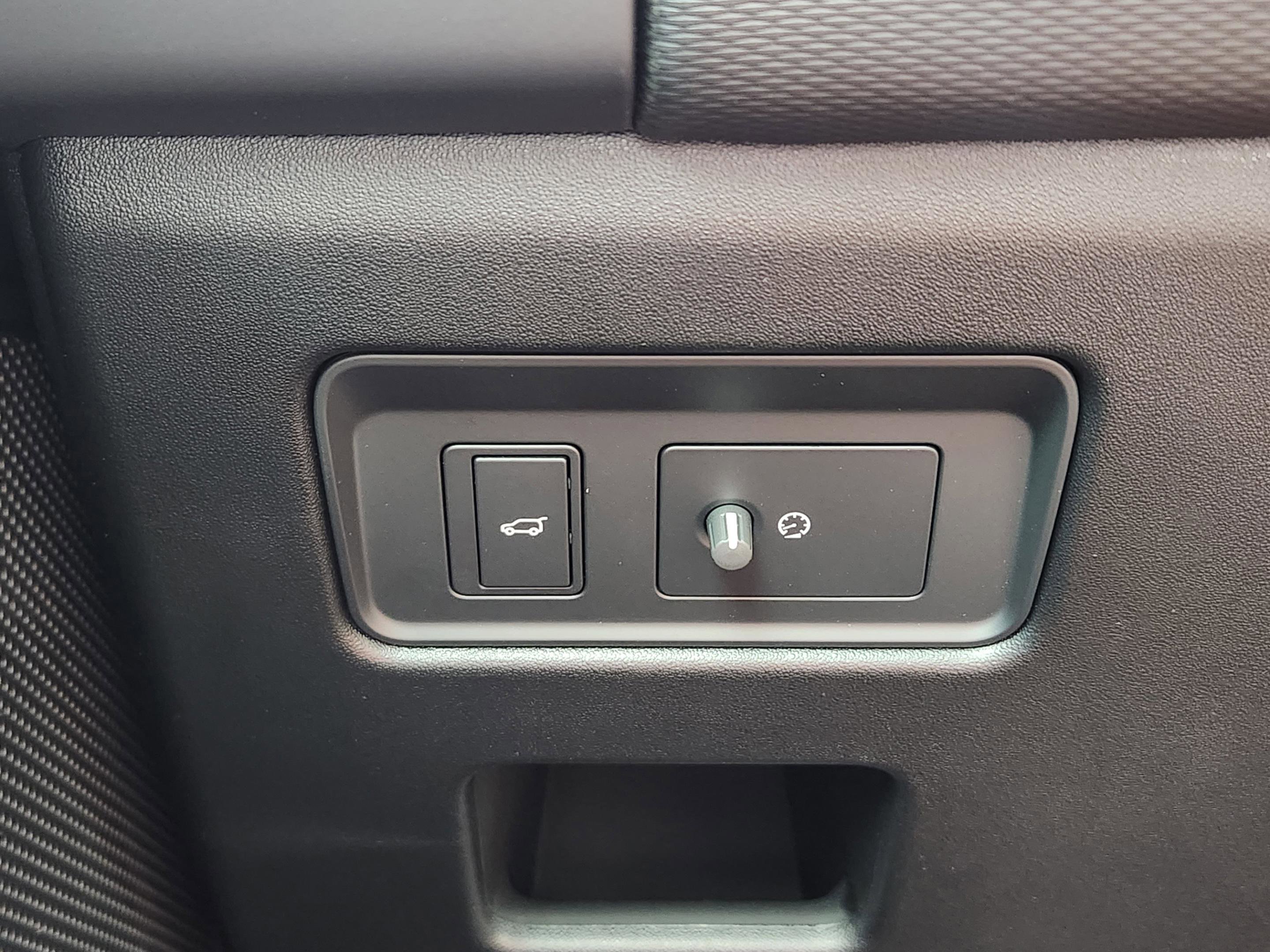 New 2026 Land Rover Discovery Dynamic SE AWD/4WD image 28