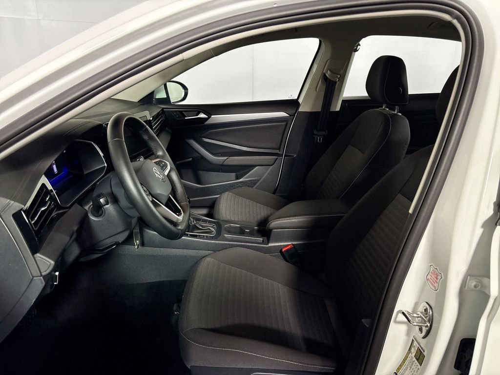 Used 2025 Volkswagen Jetta S image 11