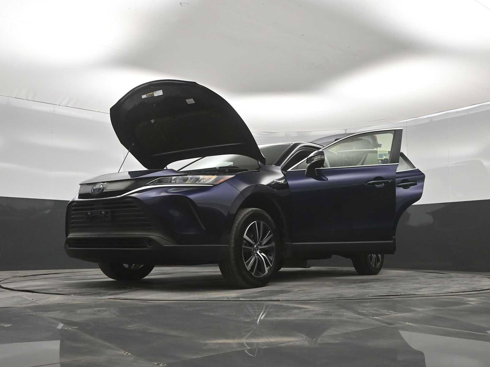 Used 2021 Toyota Venza LE AWD/4WD image 48