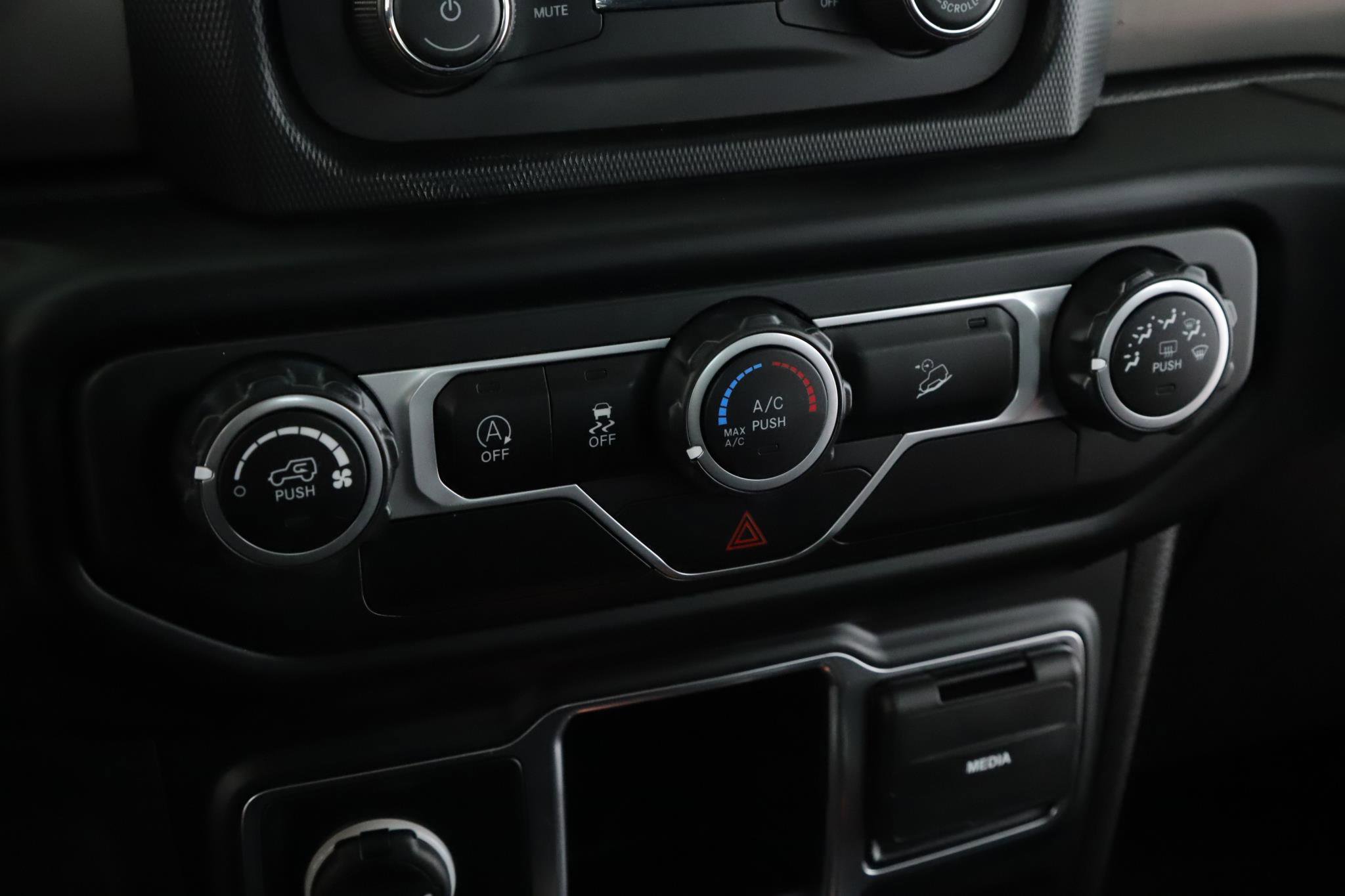 Certified 2019 Jeep Wrangler Unlimited Sport image 12