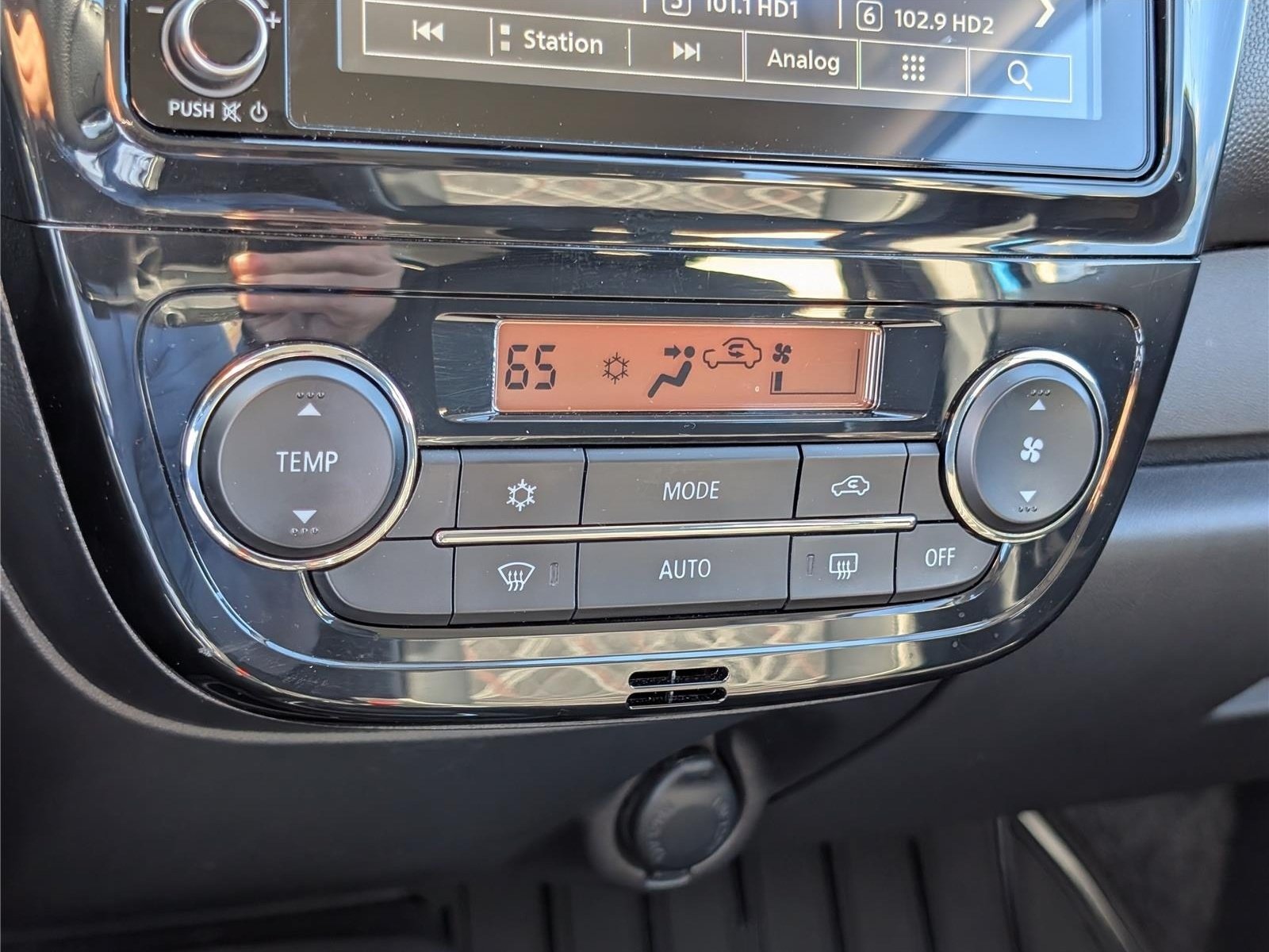 Used 2024 Mitsubishi Mirage Black Edition FWD image 24