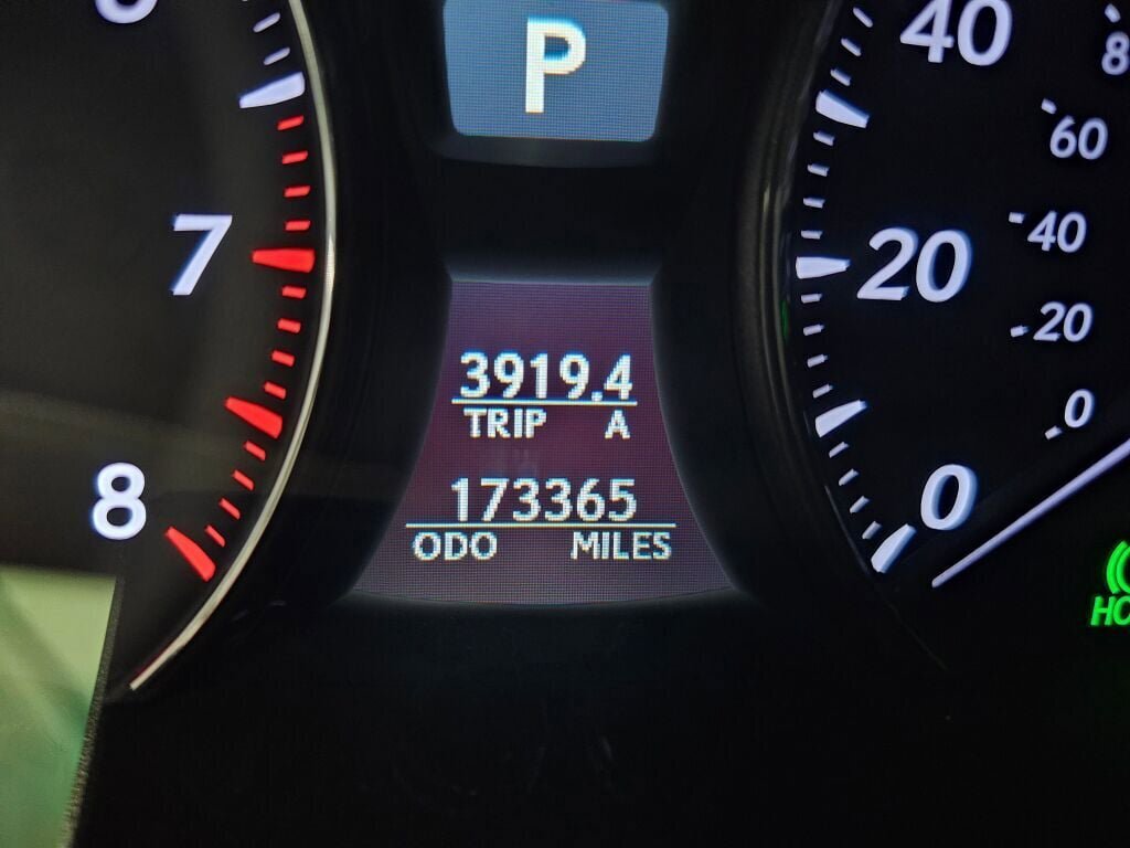 Used 2011 Lexus LS 460 L w/ Luxury Pkg image 32