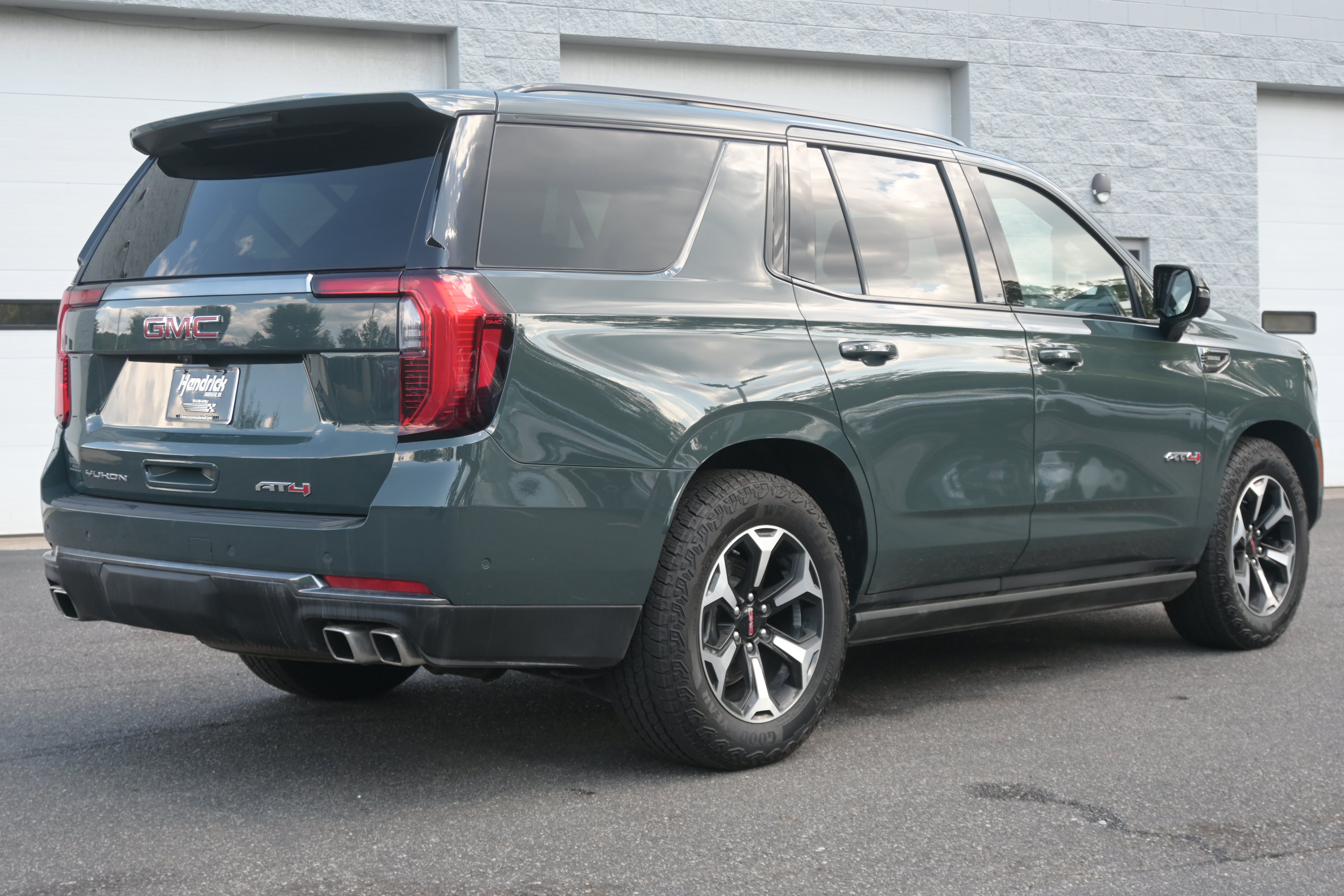 Used 2026 GMC Yukon AT4 AWD/4WD image 9