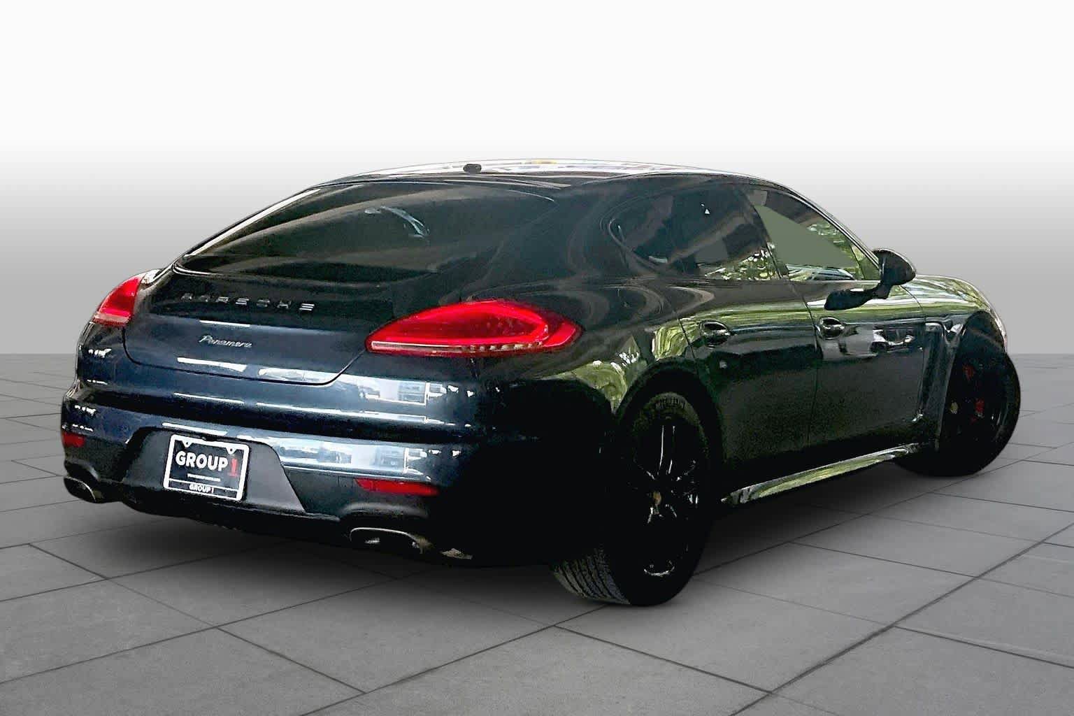 Used 2014 Porsche Panamera RWD image 12