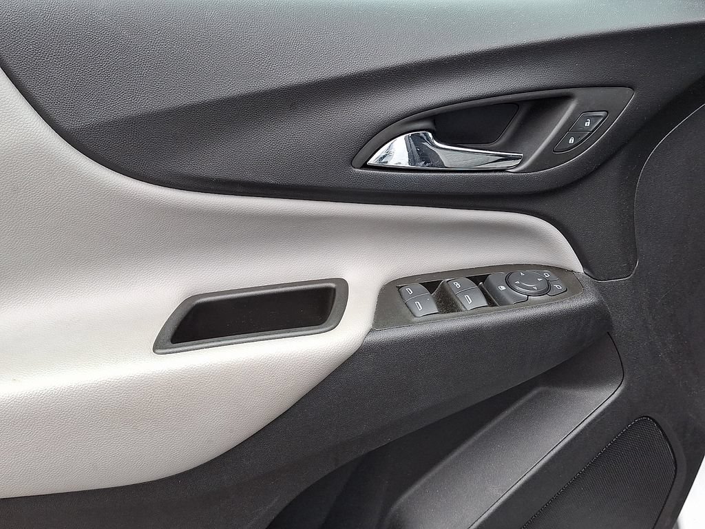 Used 2023 Chevrolet Equinox LS w/ LS Convenience Package FWD image 12