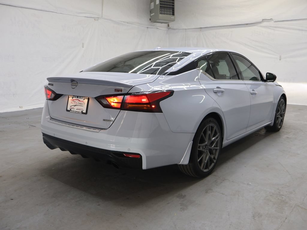 Used 2023 Nissan Altima 2.0 SR FWD image 7