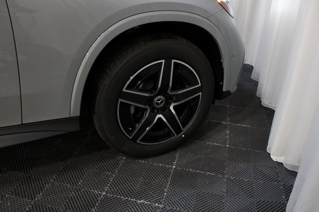 New 2025 Mercedes-Benz GLC 300 4MATIC image 12