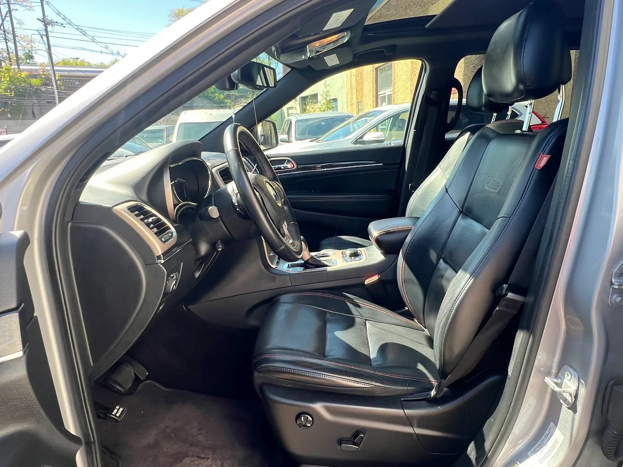 Used 2016 Jeep Grand Cherokee Limited 75th Anniversary AWD/4WD image 28