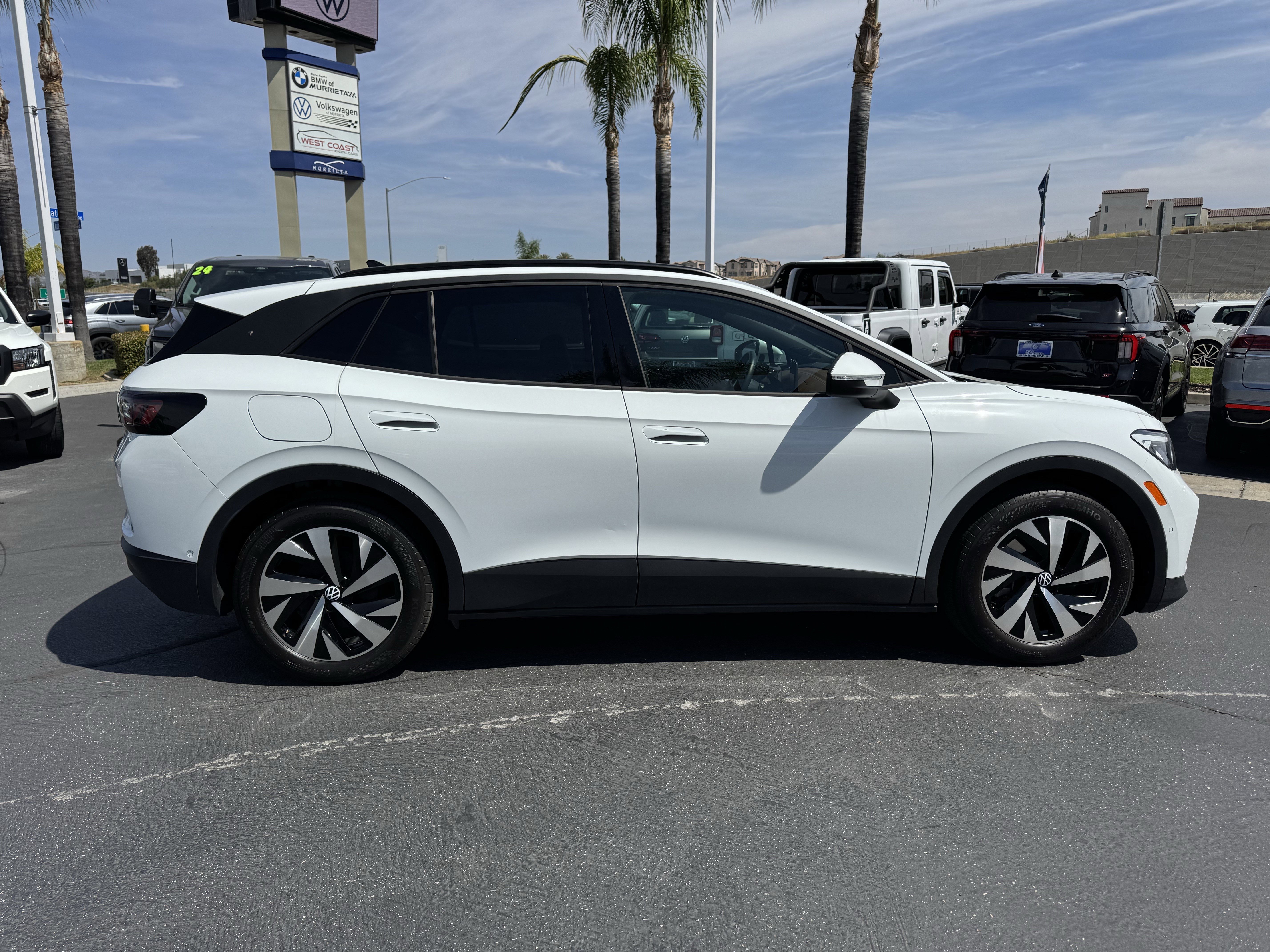 Used 2023 Volkswagen ID.4 2WD image 11