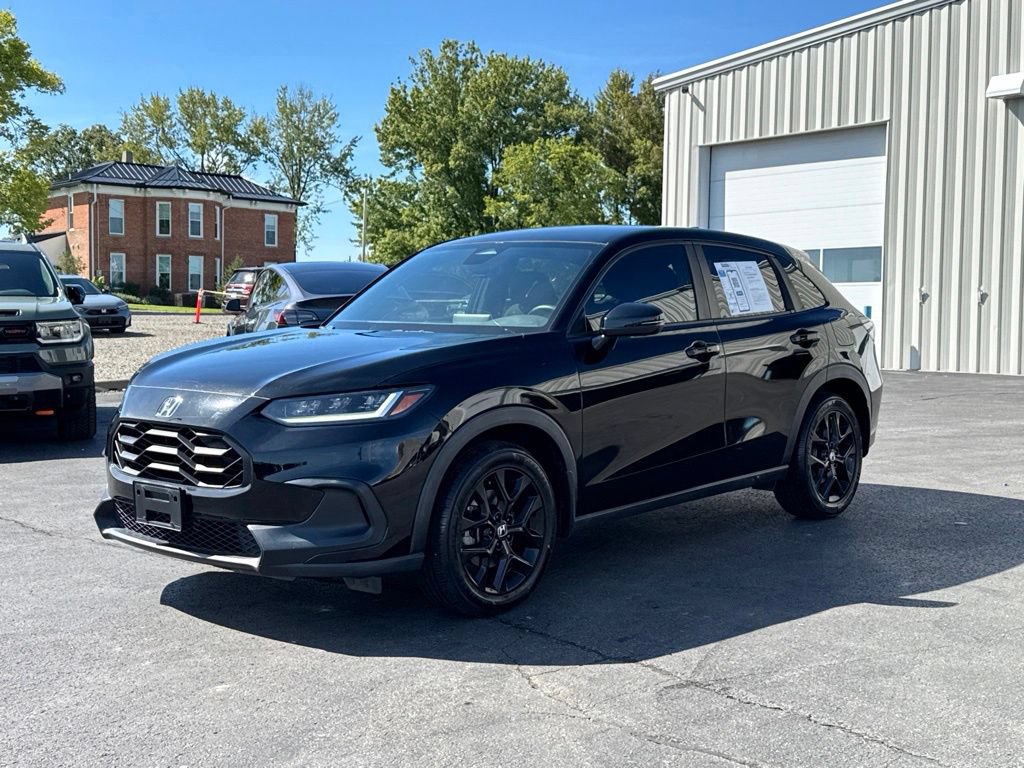 Used 2023 Honda HR-V Sport image 3