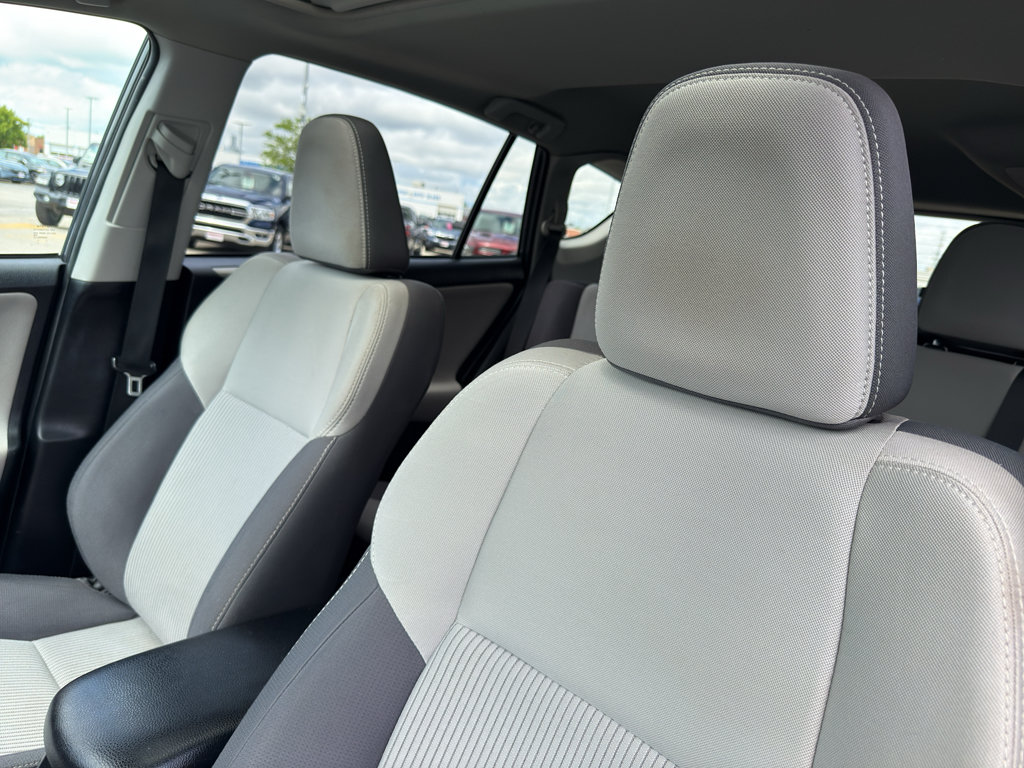 Used 2015 Toyota RAV4 XLE AWD/4WD image 27