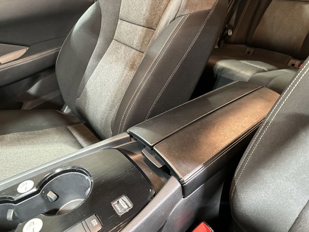 Used 2024 Nissan Rogue SV image 21