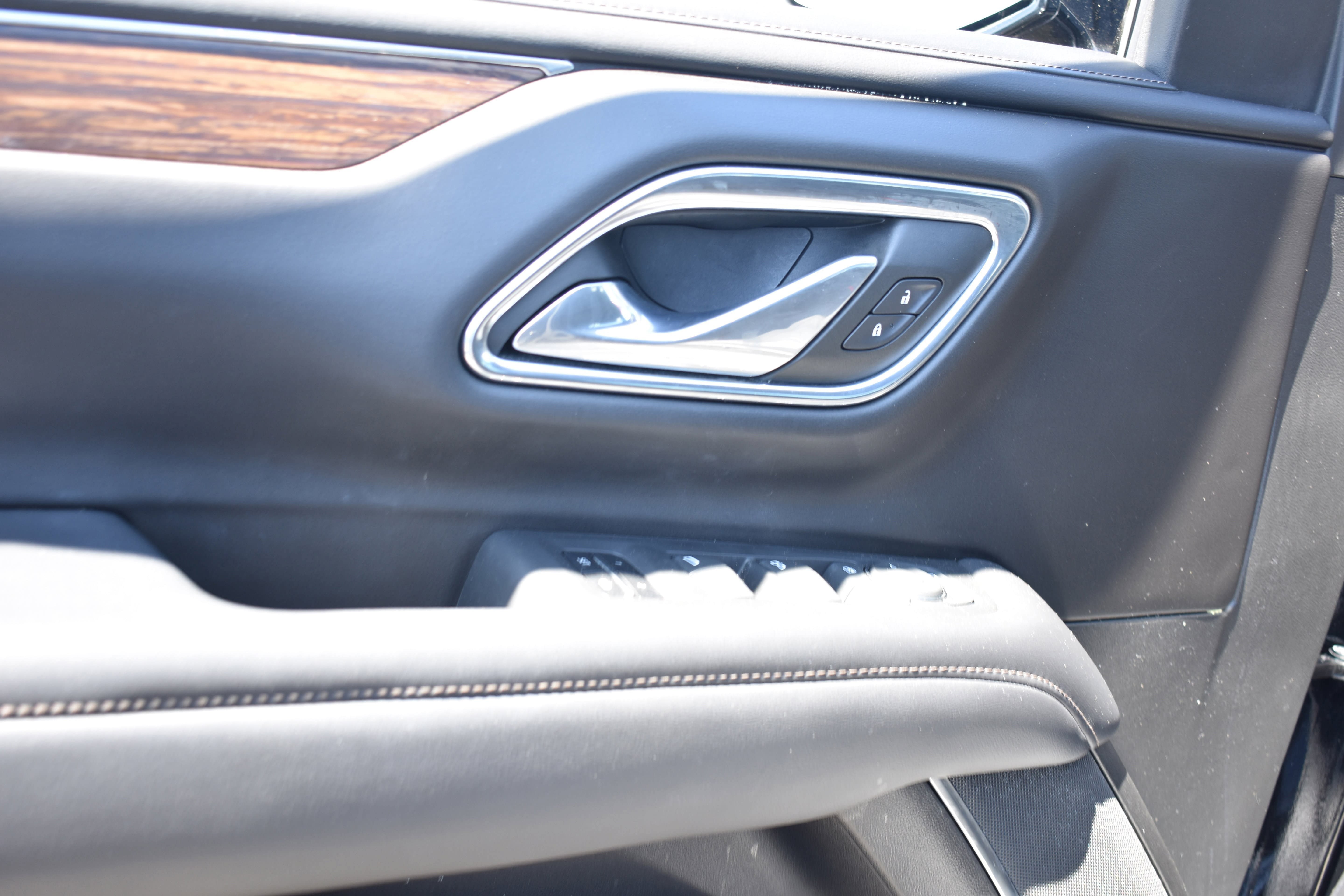Used 2023 Chevrolet Tahoe High Country w/ Premium Package 2 AWD/4WD image 24