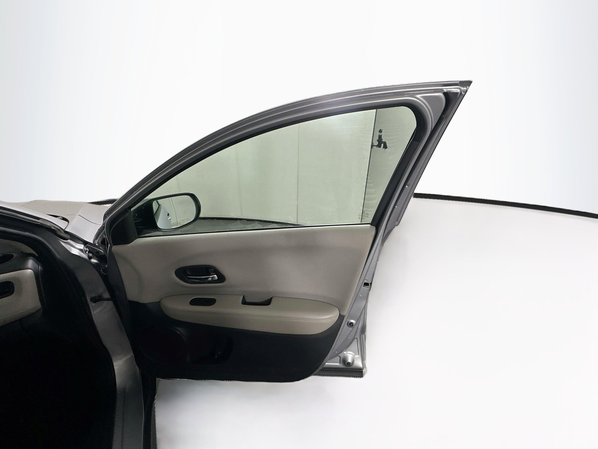 Used 2017 Honda HR-V LX image 30