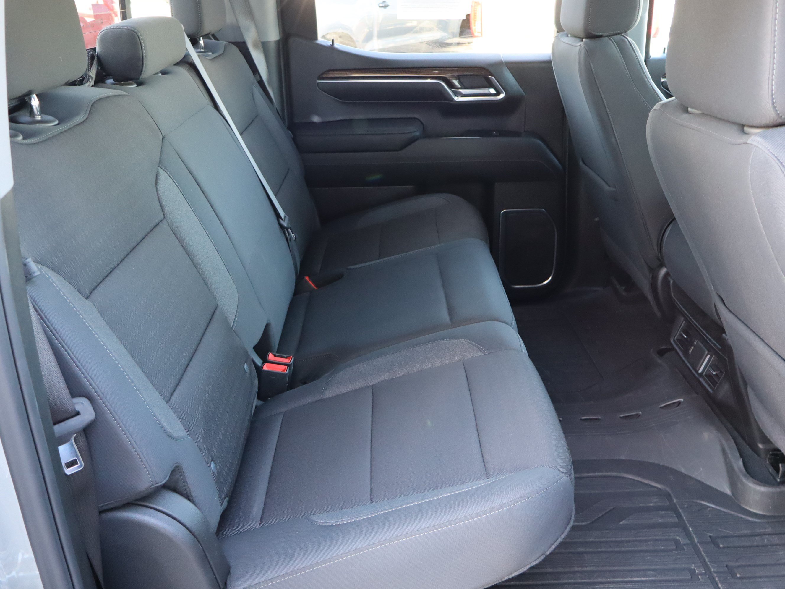 Used 2025 GMC Sierra 1500 SLE w/ Preferred Package AWD/4WD image 35