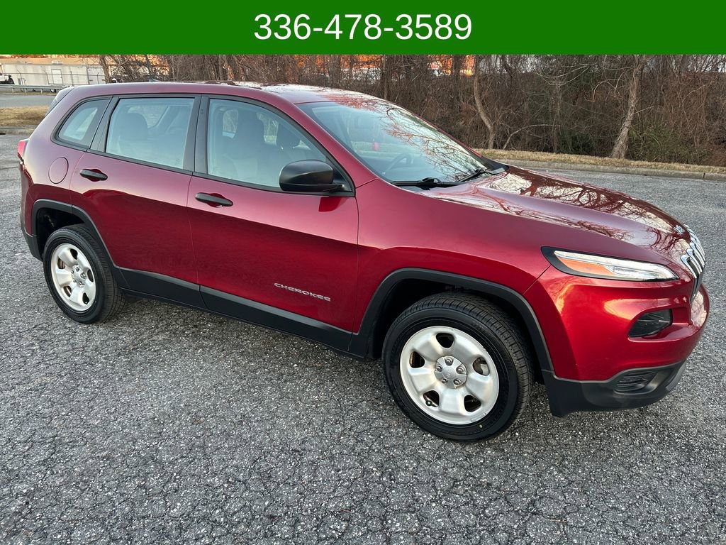 Used 2017 Jeep Cherokee Sport image 7