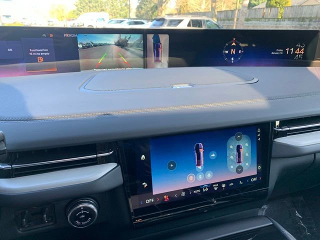 New 2026 Lincoln Navigator L Reserve w/ Jet Appearance Package image 24