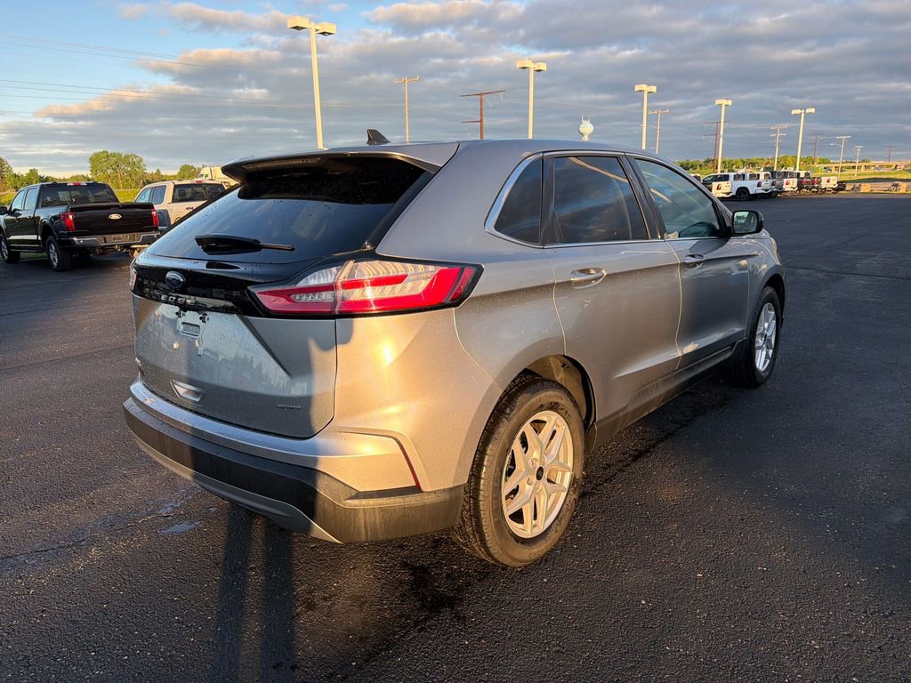 Used 2024 Ford Edge SEL AWD/4WD image 5