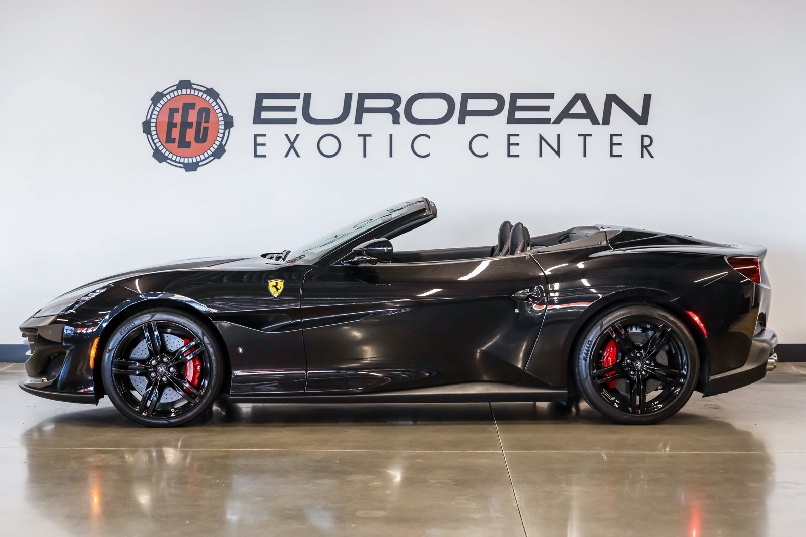 Used 2020 Ferrari Portofino RWD image 8