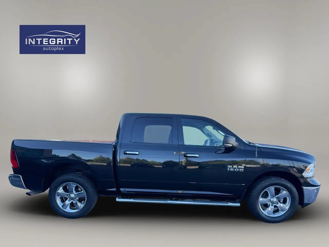 Used 2017 RAM 1500 Big Horn AWD/4WD image 2