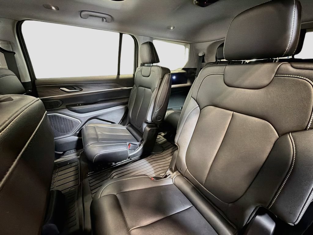 Used 2023 Jeep Grand Cherokee L Limited AWD/4WD image 27