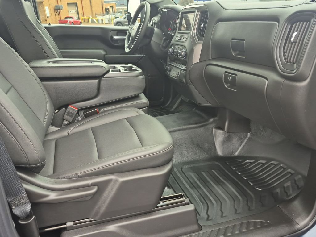 Used 2025 Chevrolet Silverado 3500 W/T image 29