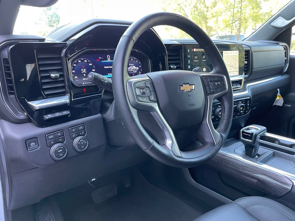 New 2026 Chevrolet Silverado 1500 LTZ w/ LTZ Premium Package AWD/4WD image 9