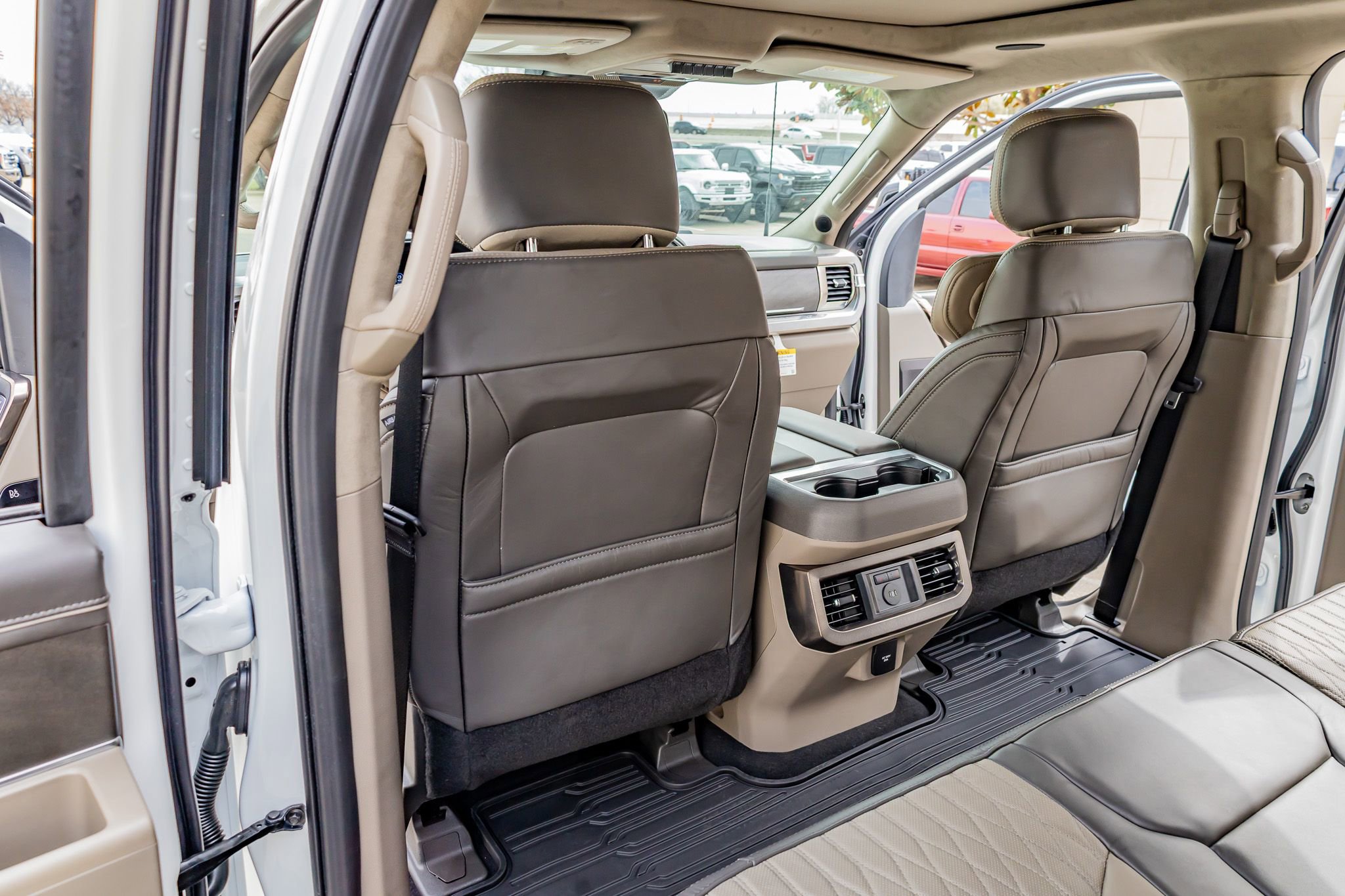 Used 2026 Ford F450 Platinum w/ Platinum Plus Package image 33