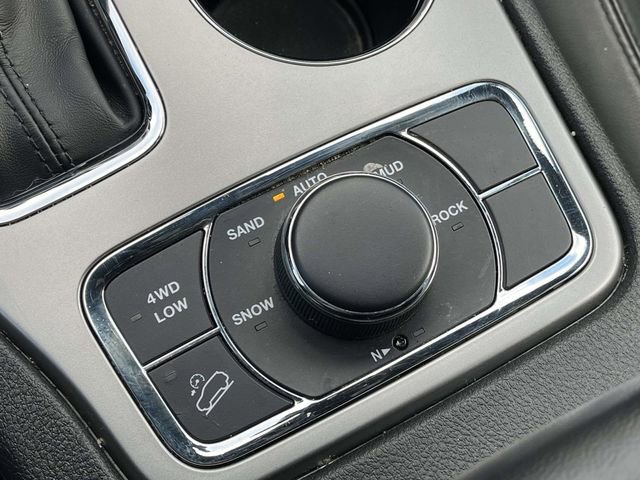 Used 2022 Jeep Grand Cherokee Limited image 34