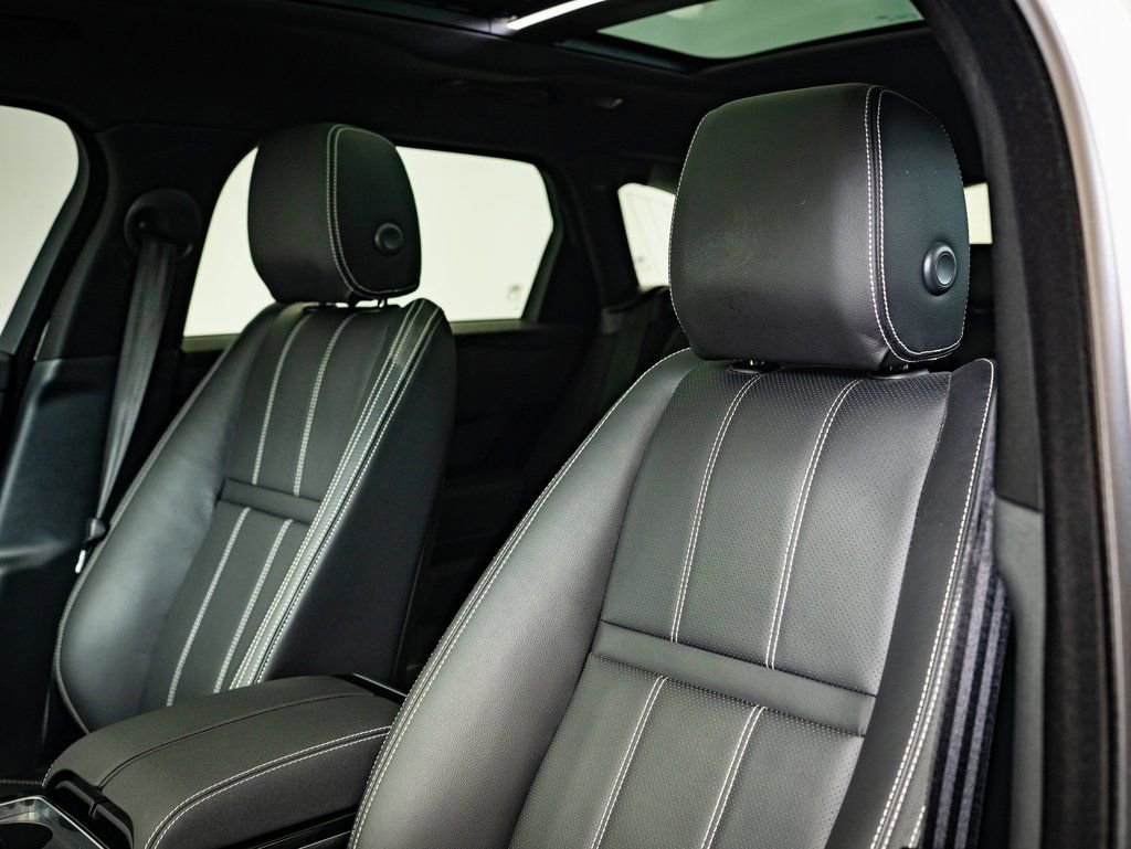 Used 2023 Land Rover Range Rover Velar R-Dynamic S image 22