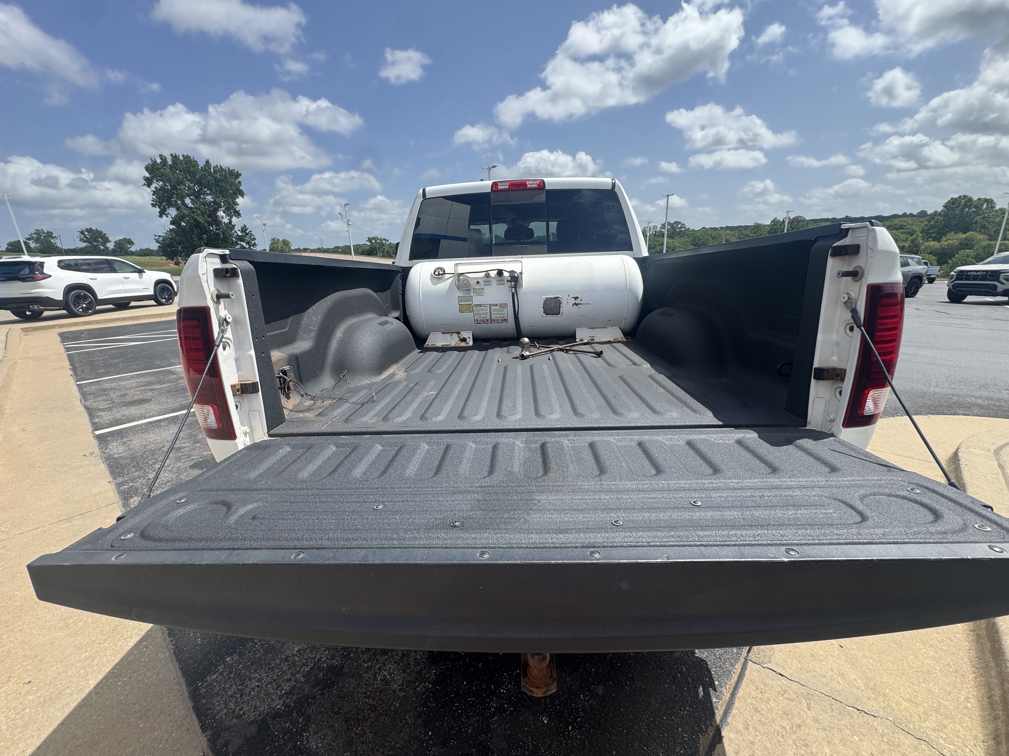 Used 2018 RAM 2500 Laramie w/ Sport Appearance Group AWD/4WD image 9