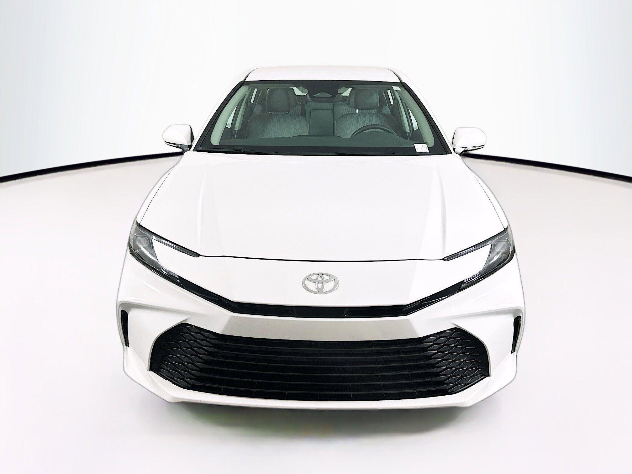 Used 2025 Toyota Camry LE w/ Convenience Package image 2