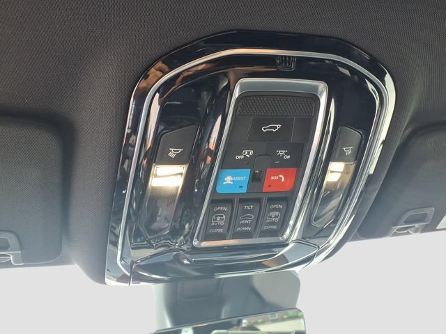 Used 2023 Jeep Grand Cherokee Overland w/ Adv Protech Group III AWD/4WD image 29