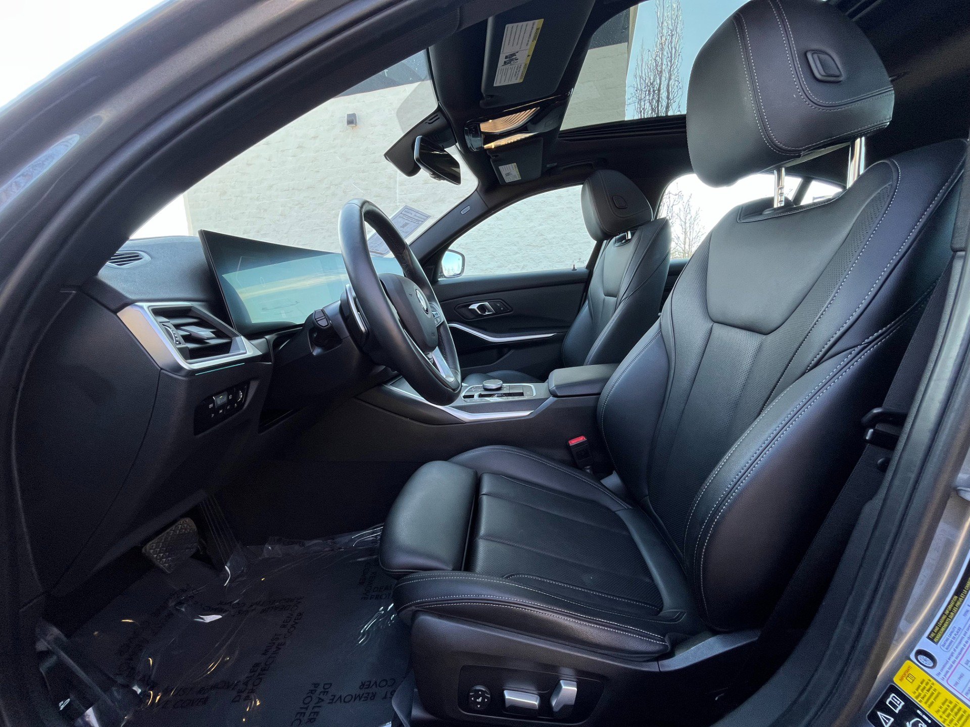 Used 2024 BMW 330i xDrive Sedan w/ Premium Package image 9