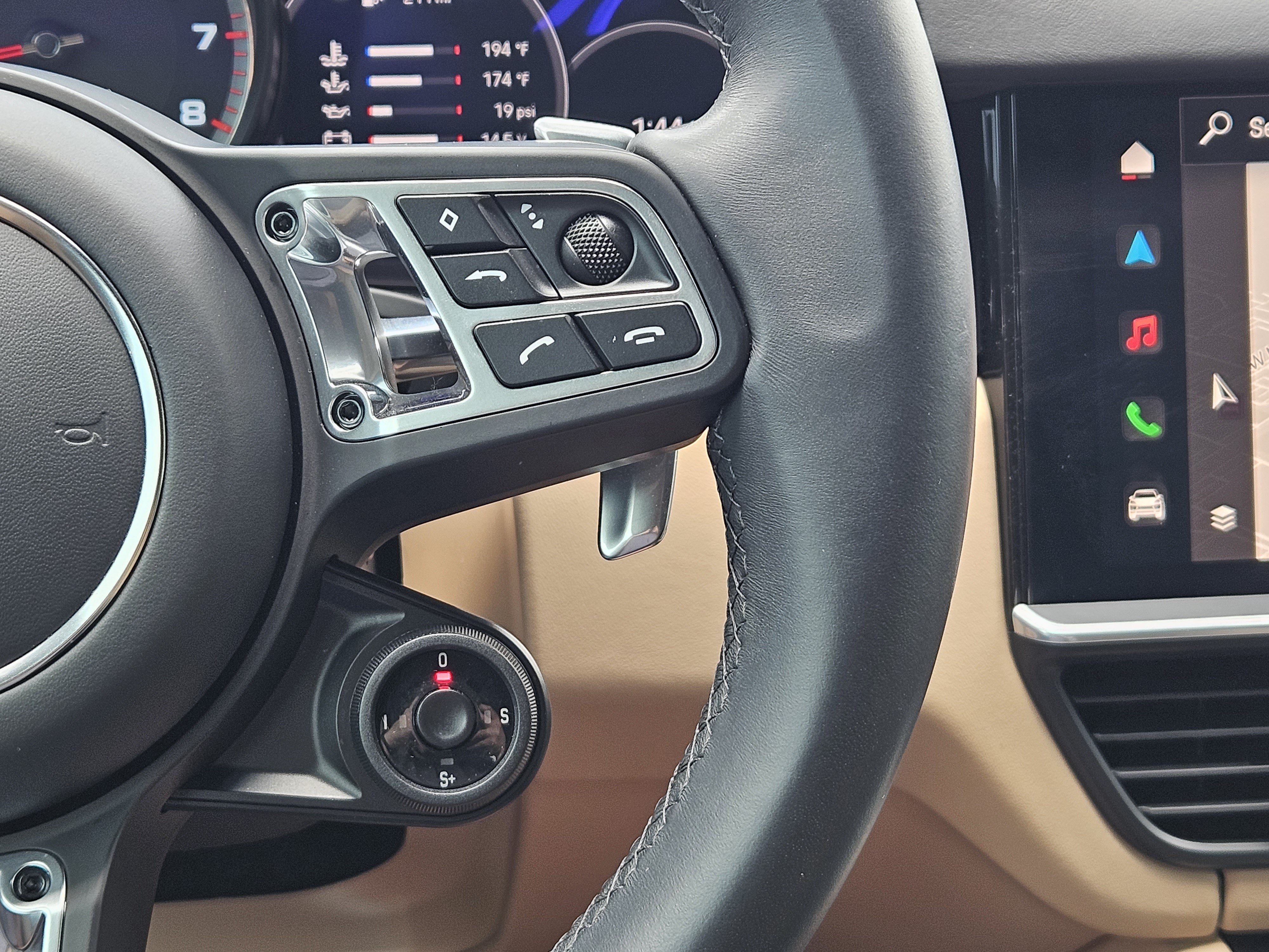 Certified 2023 Porsche Cayenne Turbo AWD/4WD image 27