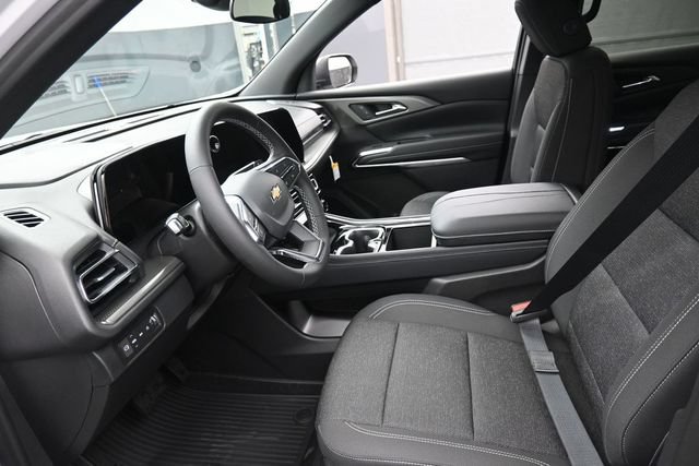 New 2027 Chevrolet Traverse LT w/ LPO, Floor Liner Package AWD/4WD image 8