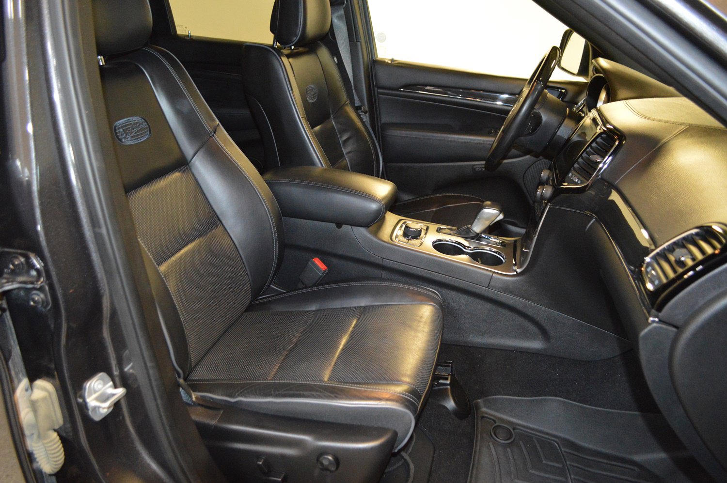 Used 2019 Jeep Grand Cherokee Overland image 11