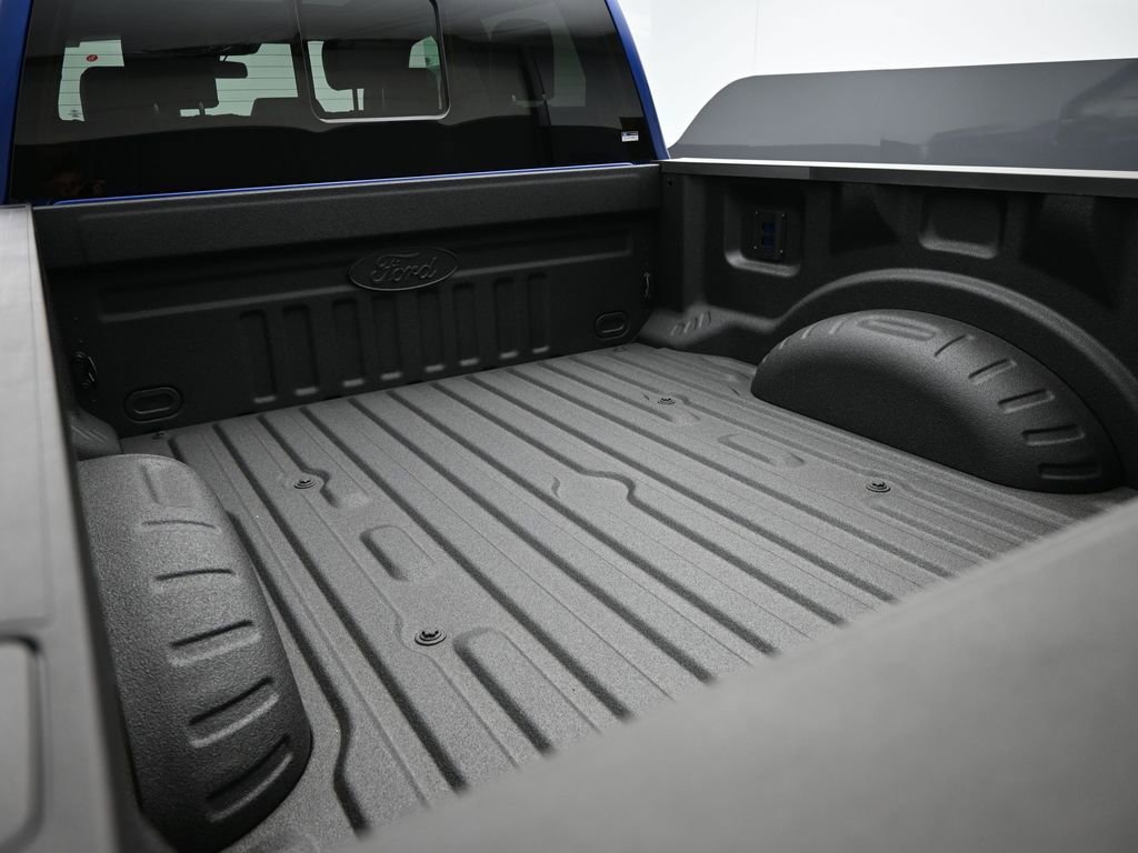 New 2026 Ford F350 Lariat w/ Black Appearance Package image 11