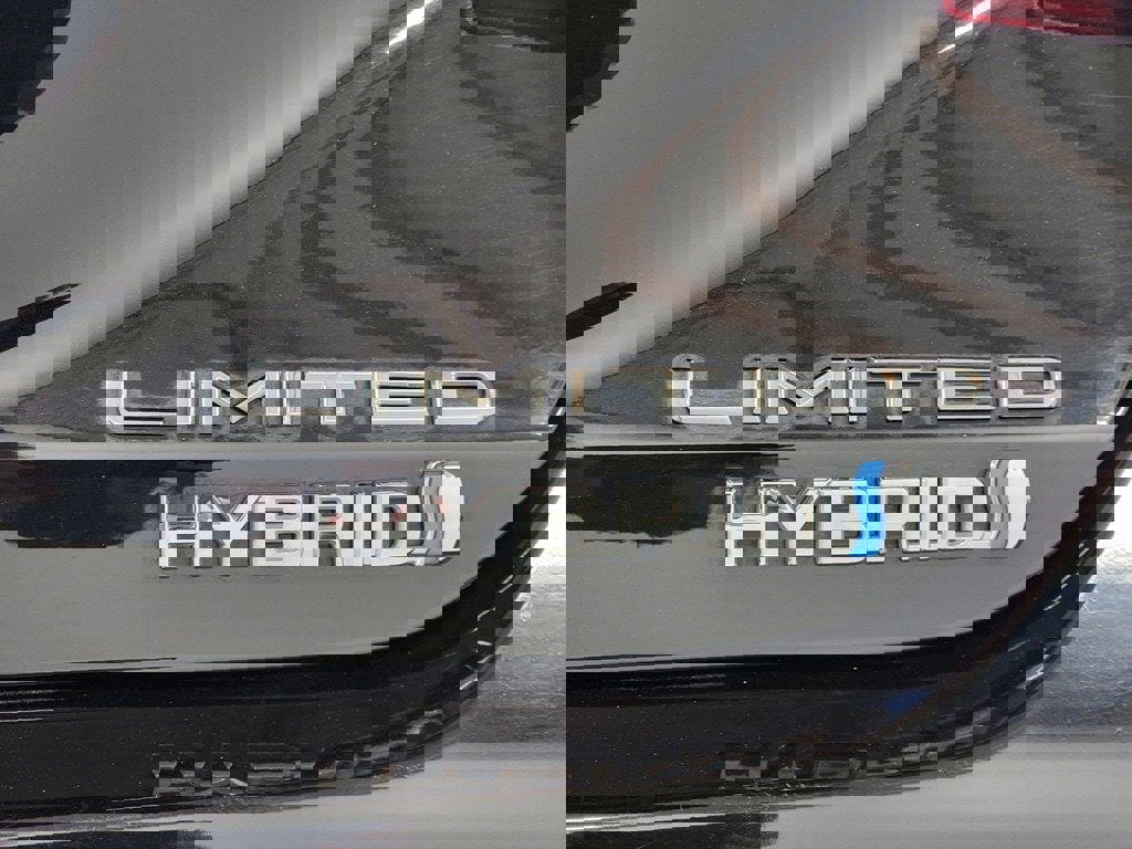 Used 2020 Toyota Avalon Limited FWD image 10