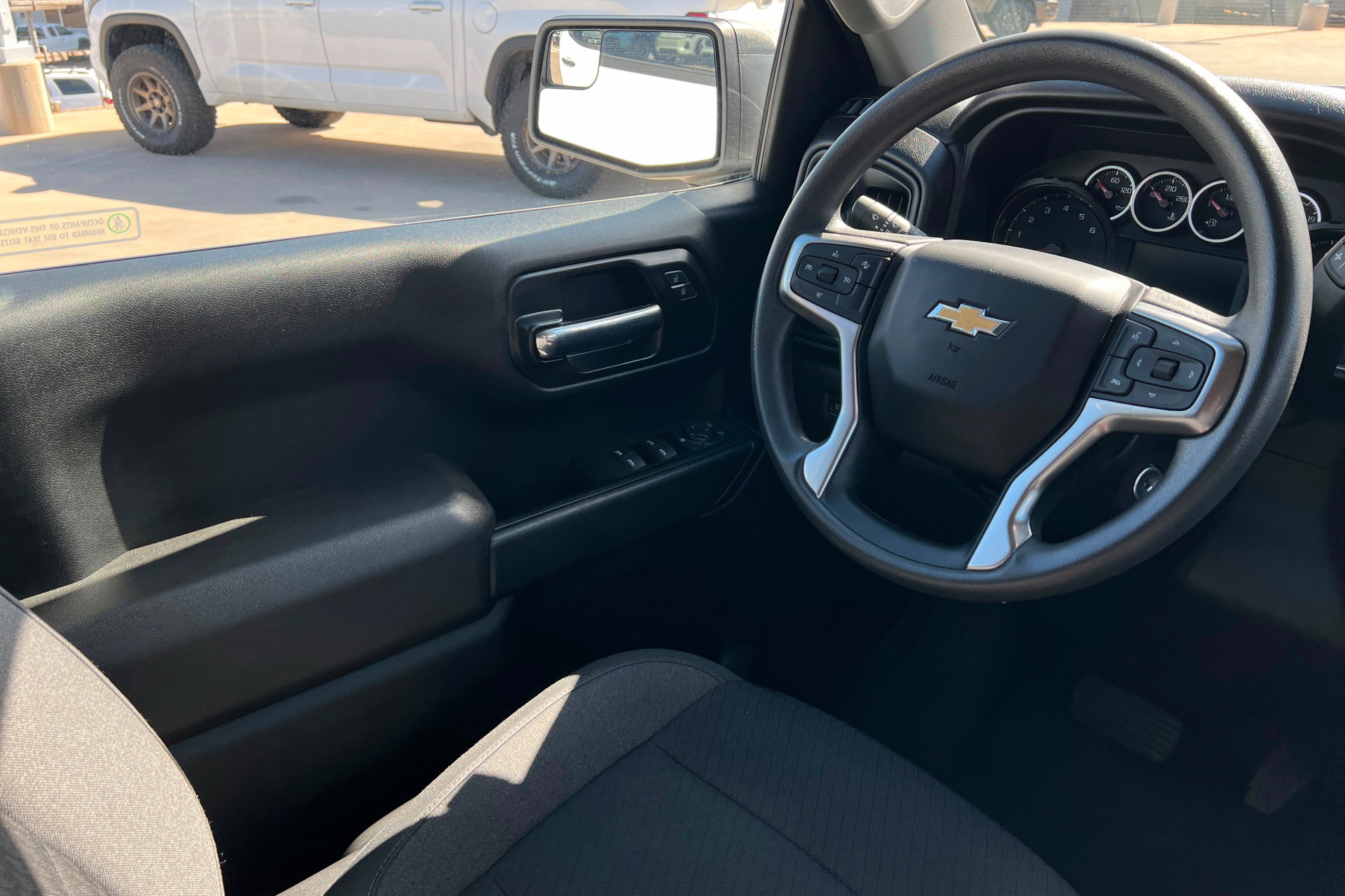 Used 2022 Chevrolet Silverado 1500 W/T w/ Z71 Off-Road Package AWD/4WD image 11