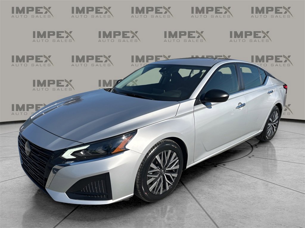 Used 2024 Nissan Altima 2.5 SV